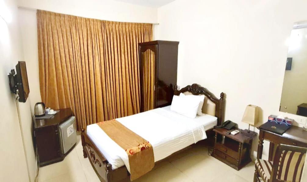Hotel Ornate Dhaka Bagian luar foto